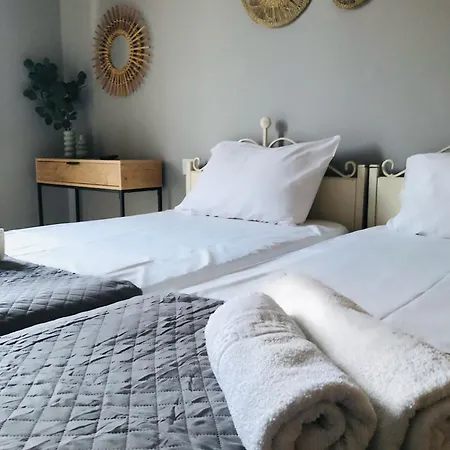 Marina ゲストハウス 3*