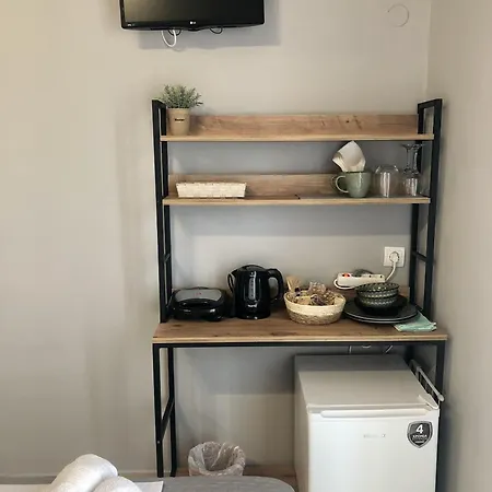 Marina ゲストハウス アルゴストリオン