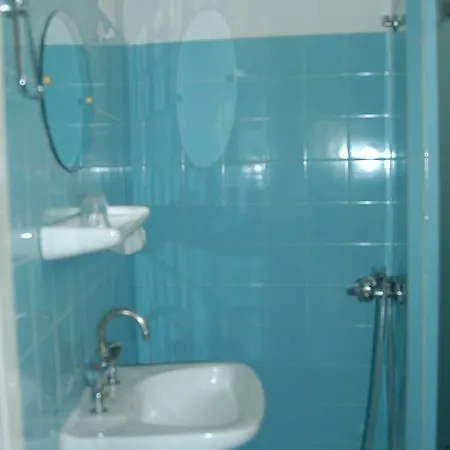 Marina ゲストハウス アルゴストリオン